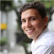 Salut. Je suis professeur d'espagnol natif, diplômé d'espagnol et de littérature, avec des connaissances en pédagogie, en didactique des langues et en enseignement participatif. Je suis également rédacteur et journaliste. Je suis à ta disposition